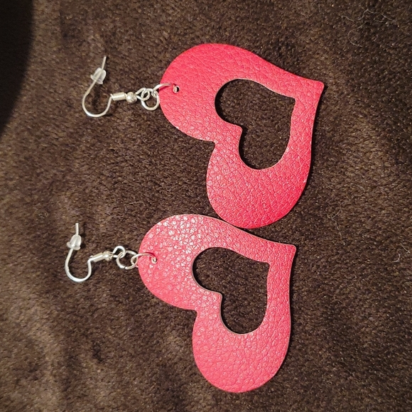 Heart Hollowed Faux Leather Earrings - Picture 3 of 4
